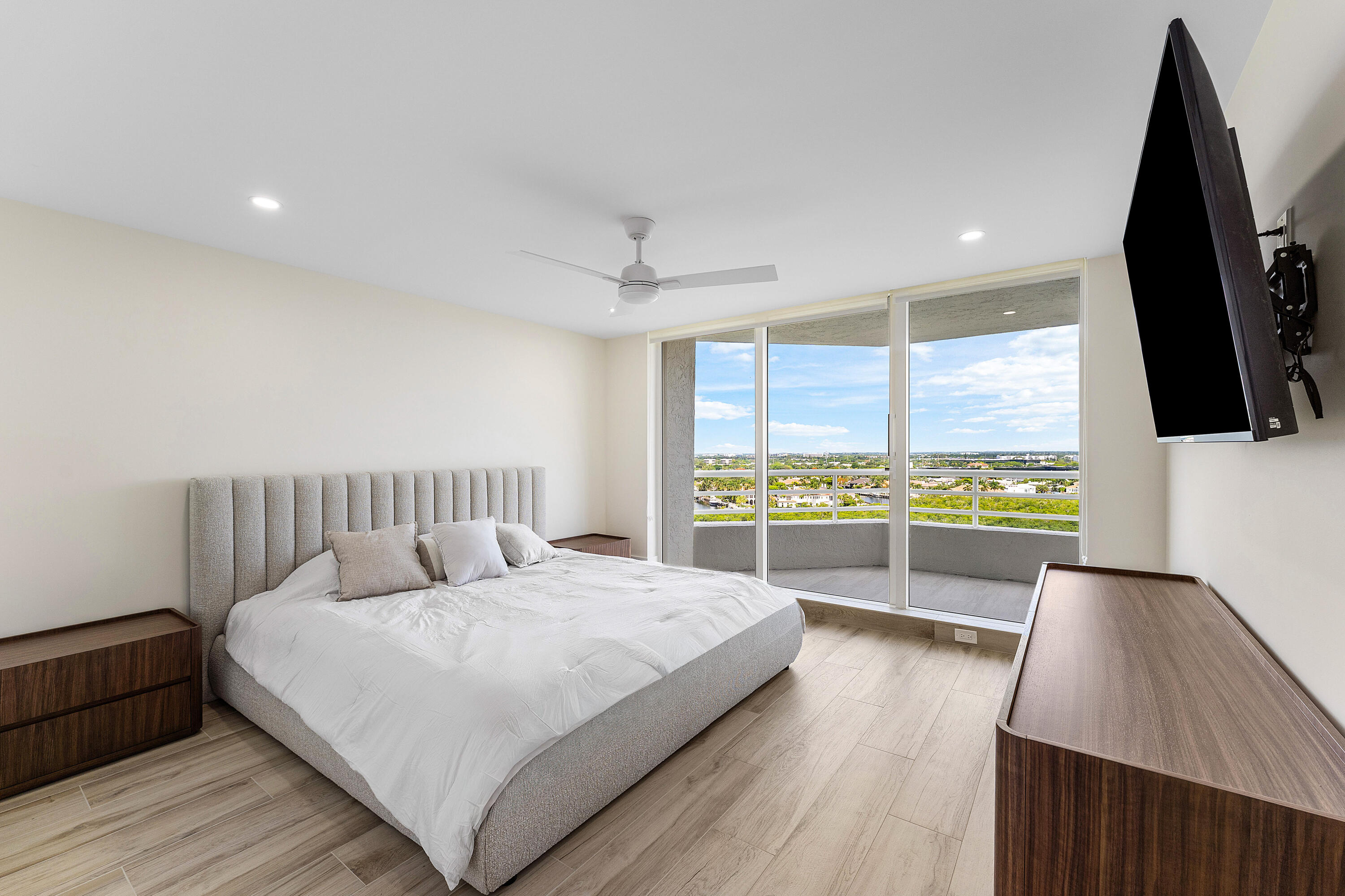 SEA RANCH CLUB OF BOCA II CONDO - Residential