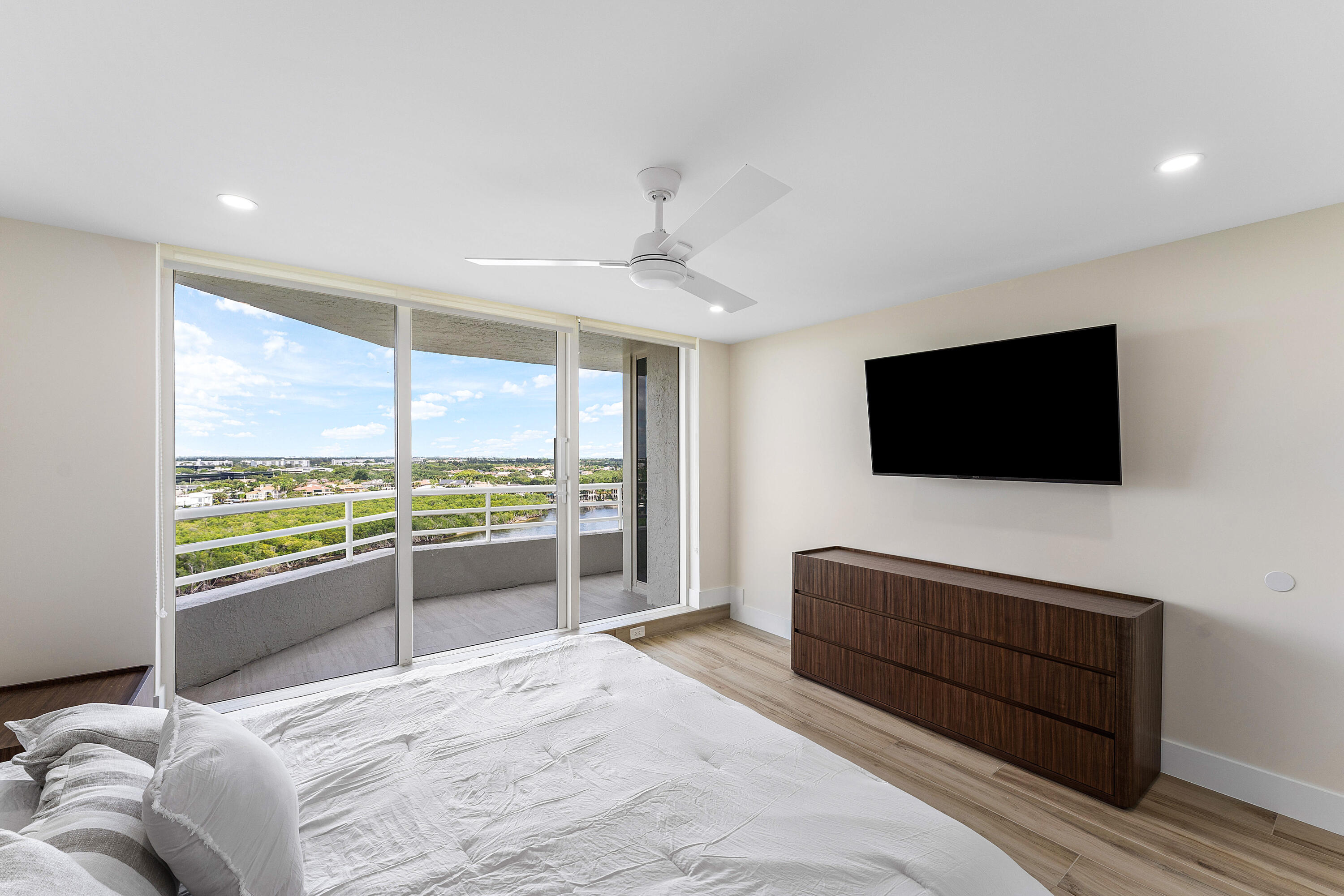 SEA RANCH CLUB OF BOCA II CONDO - Residential