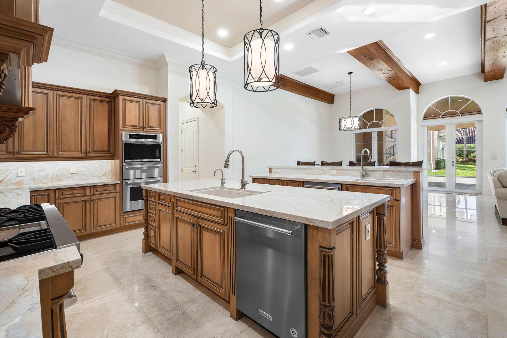 ROYAL PALM YACHT & COUNTR - Residential