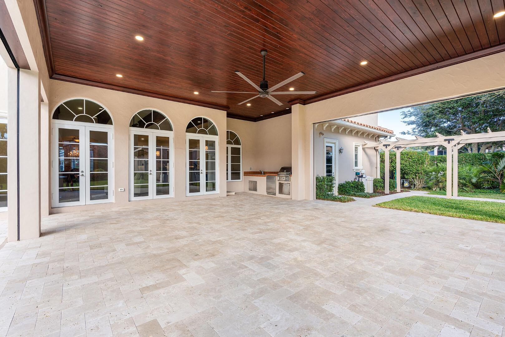 ROYAL PALM YACHT & COUNTR - Residential