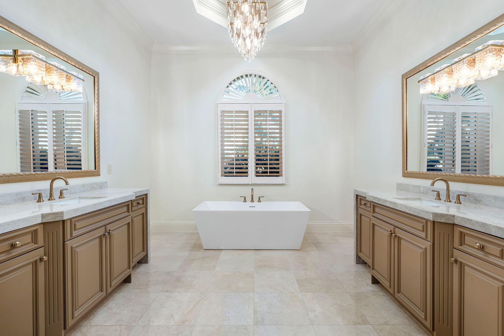 ROYAL PALM YACHT & COUNTR - Residential