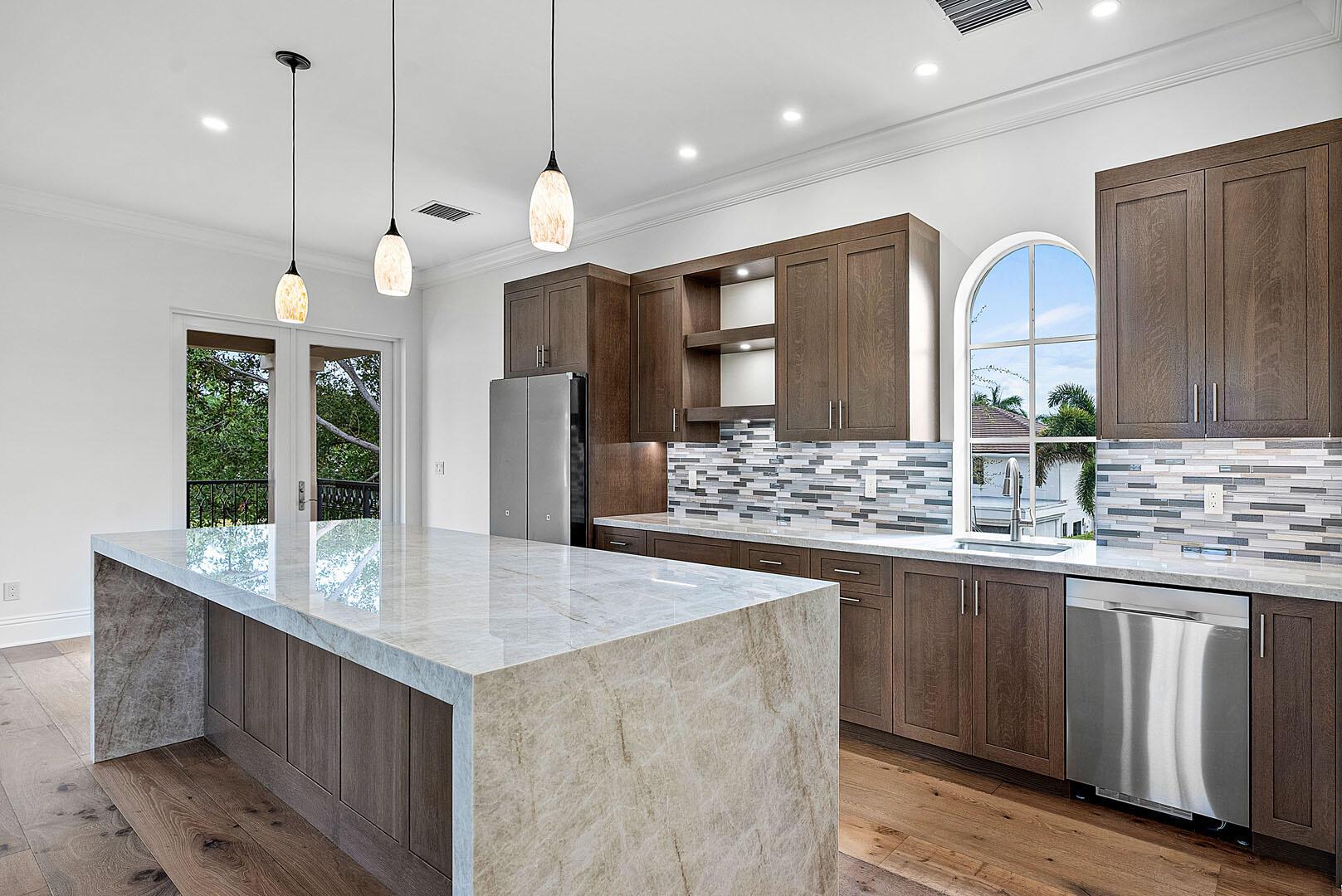 ROYAL PALM YACHT & COUNTR - Residential