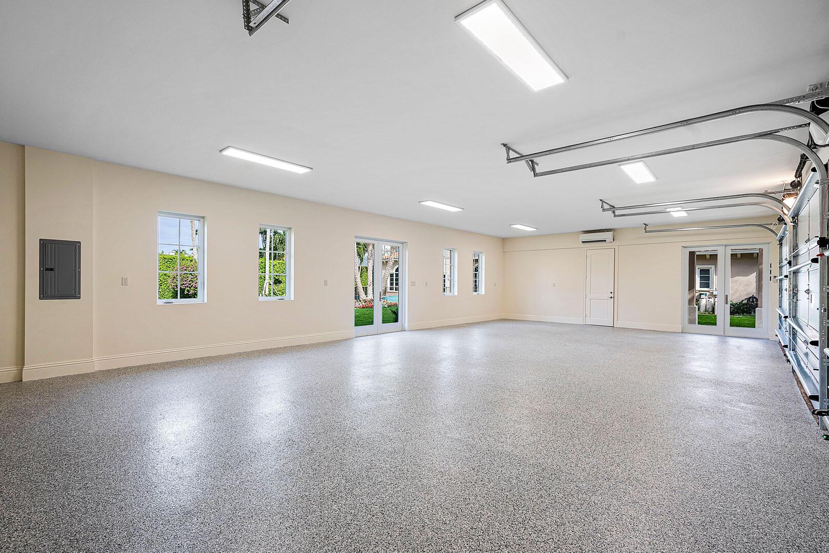 ROYAL PALM YACHT & COUNTR - Residential