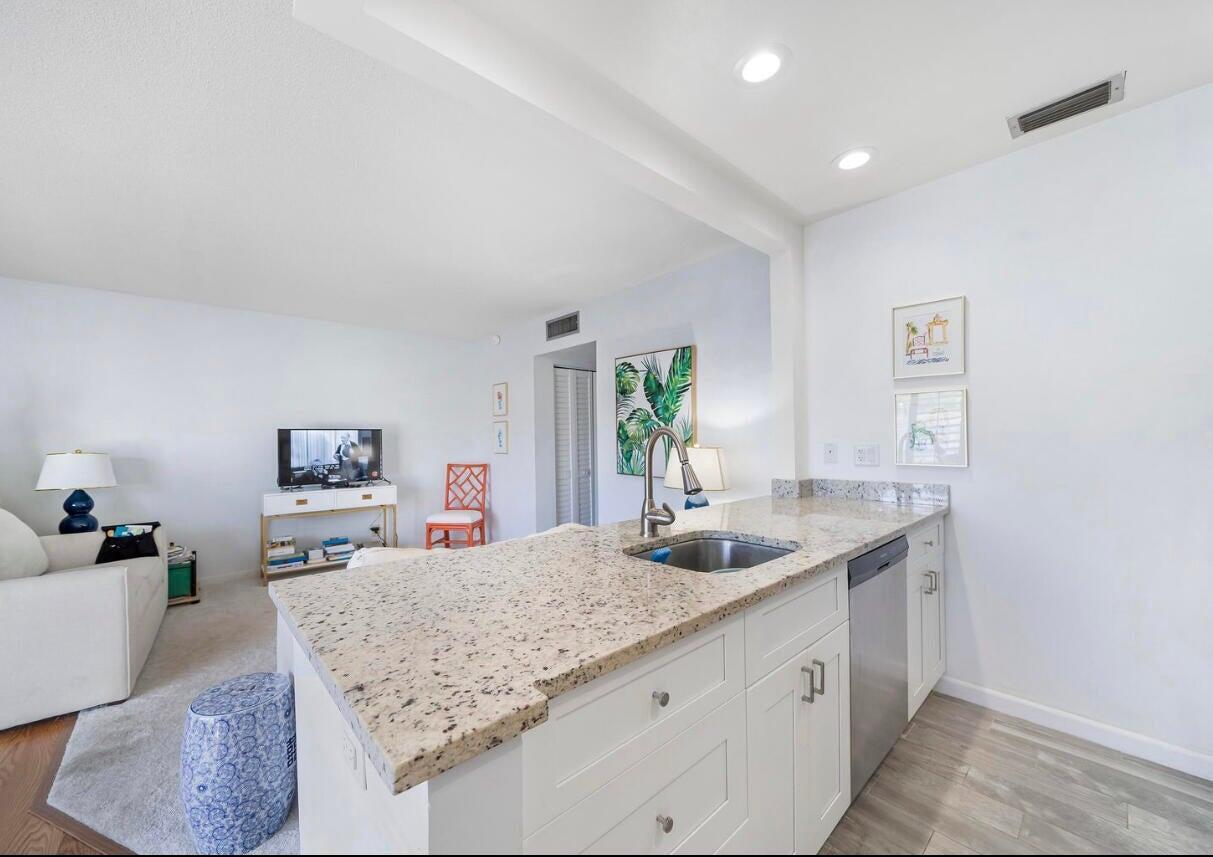 PALM BEACH VILLAS CONDO - Residential Lease