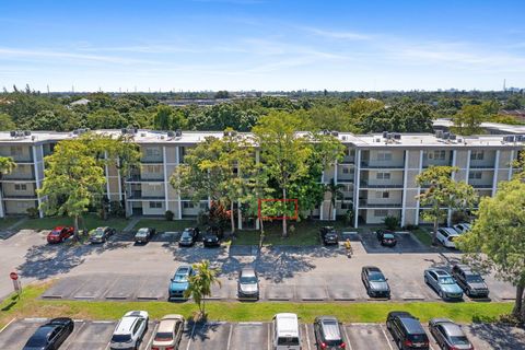 A home in Lauderdale Lakes