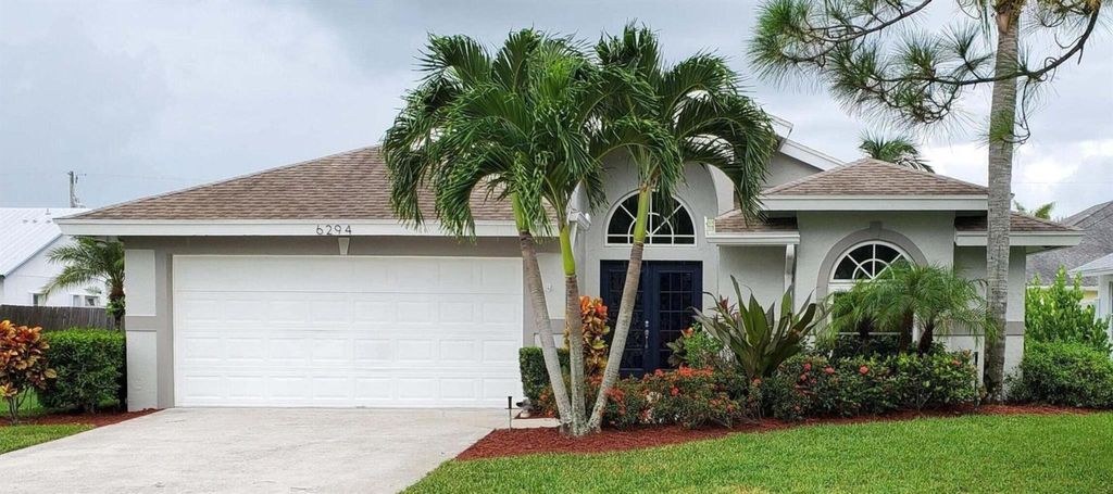 Photo of 6294 Hollywood Street, Jupiter, FL 33458 (MLS # R11014132)