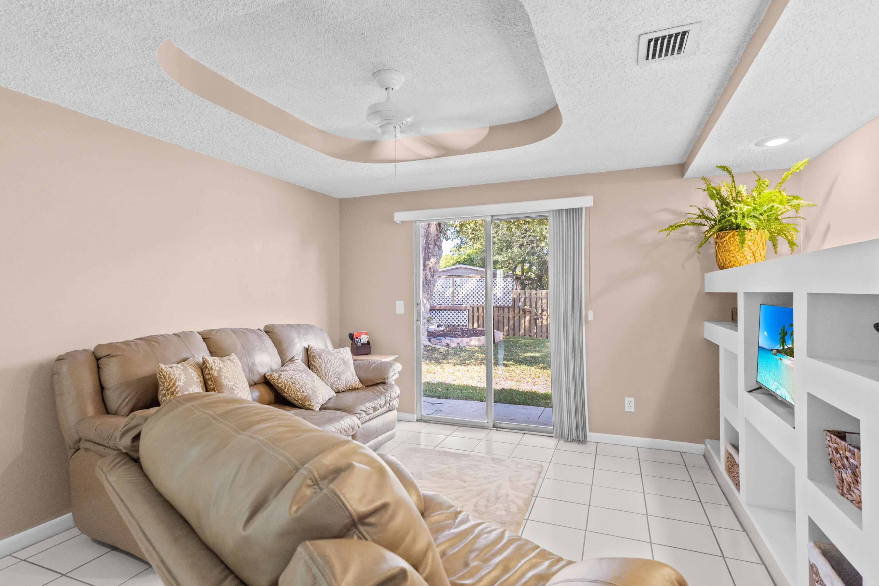 FAMILY HOMES - Residential