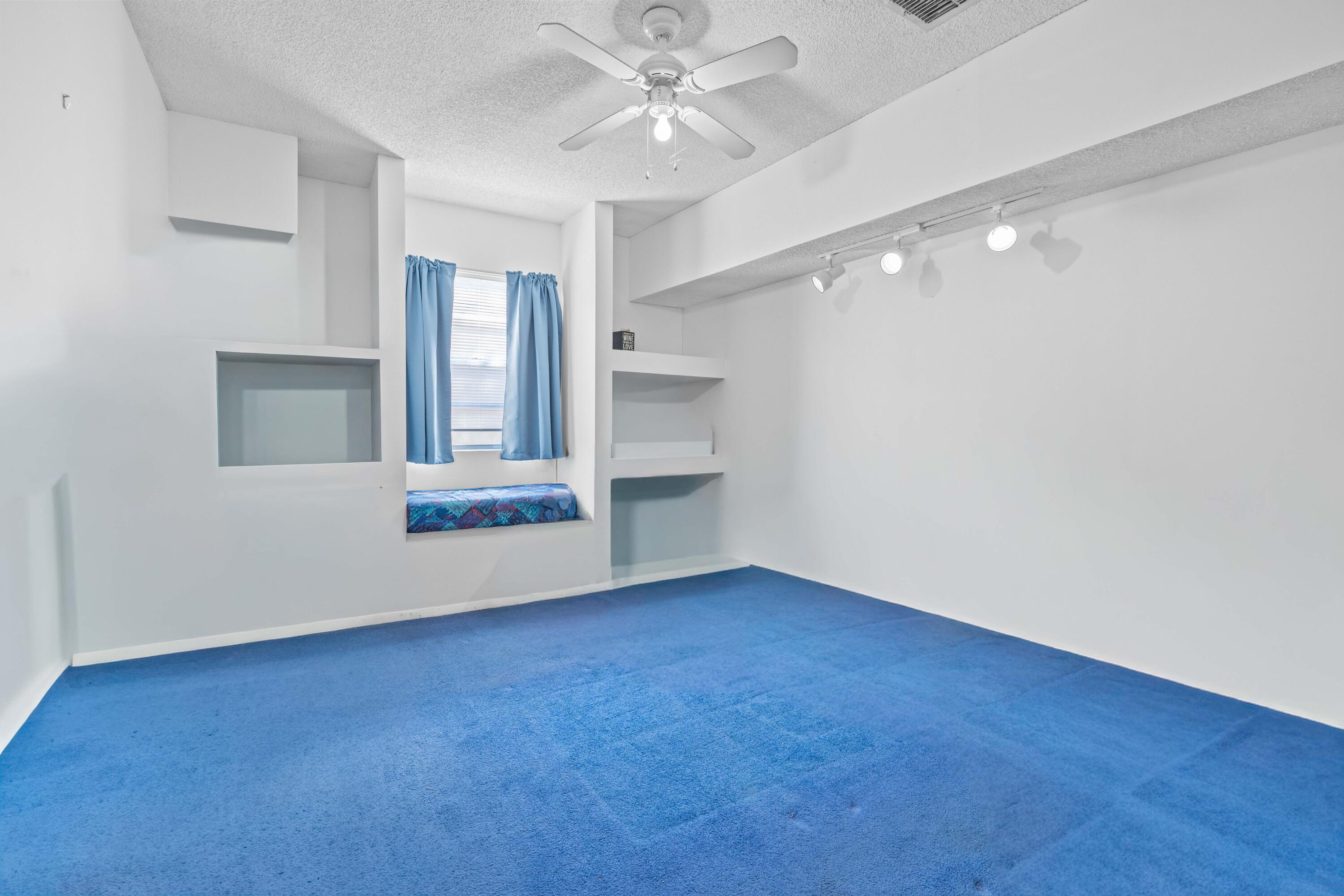 FAMILY HOMES - Residential