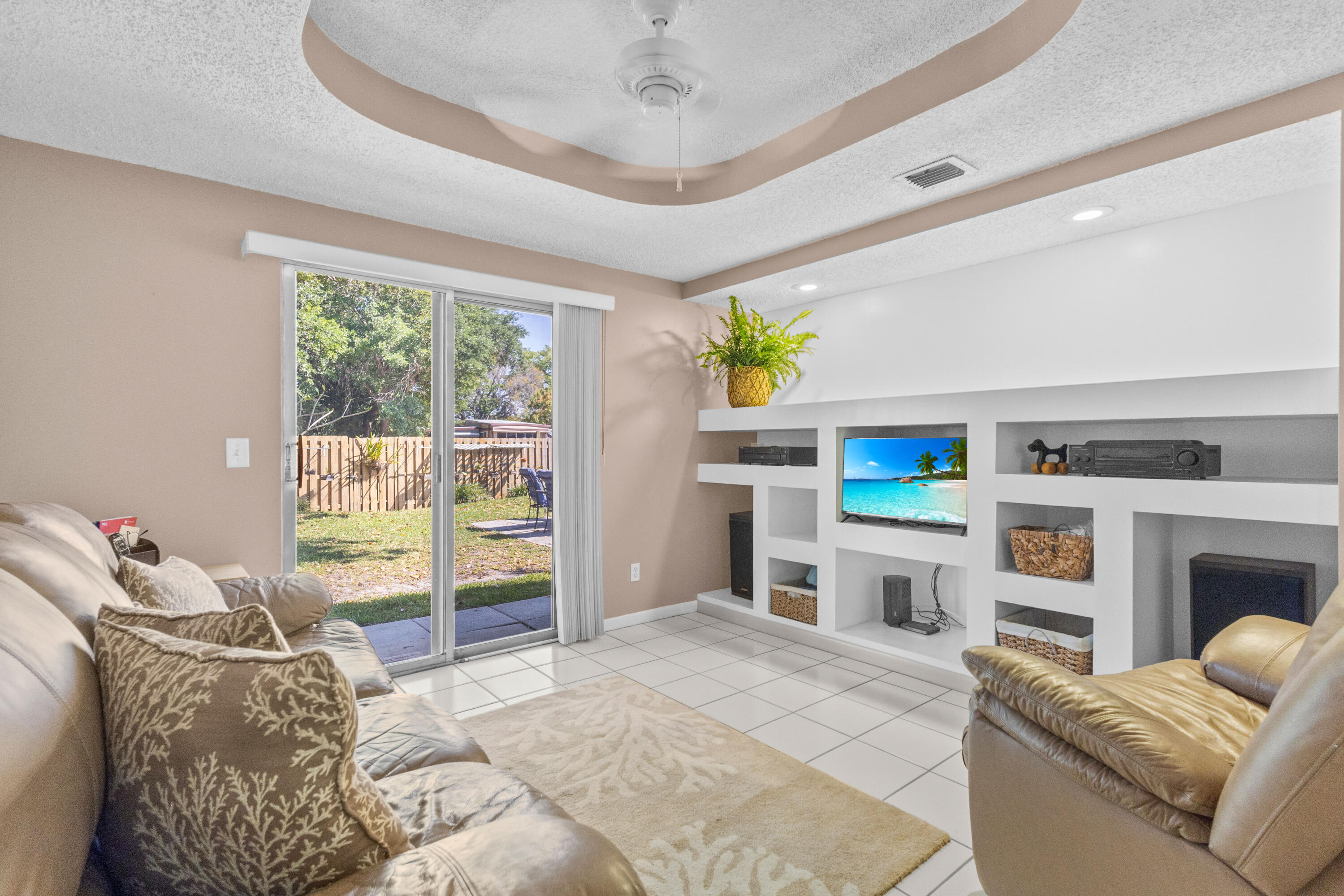 FAMILY HOMES - Residential