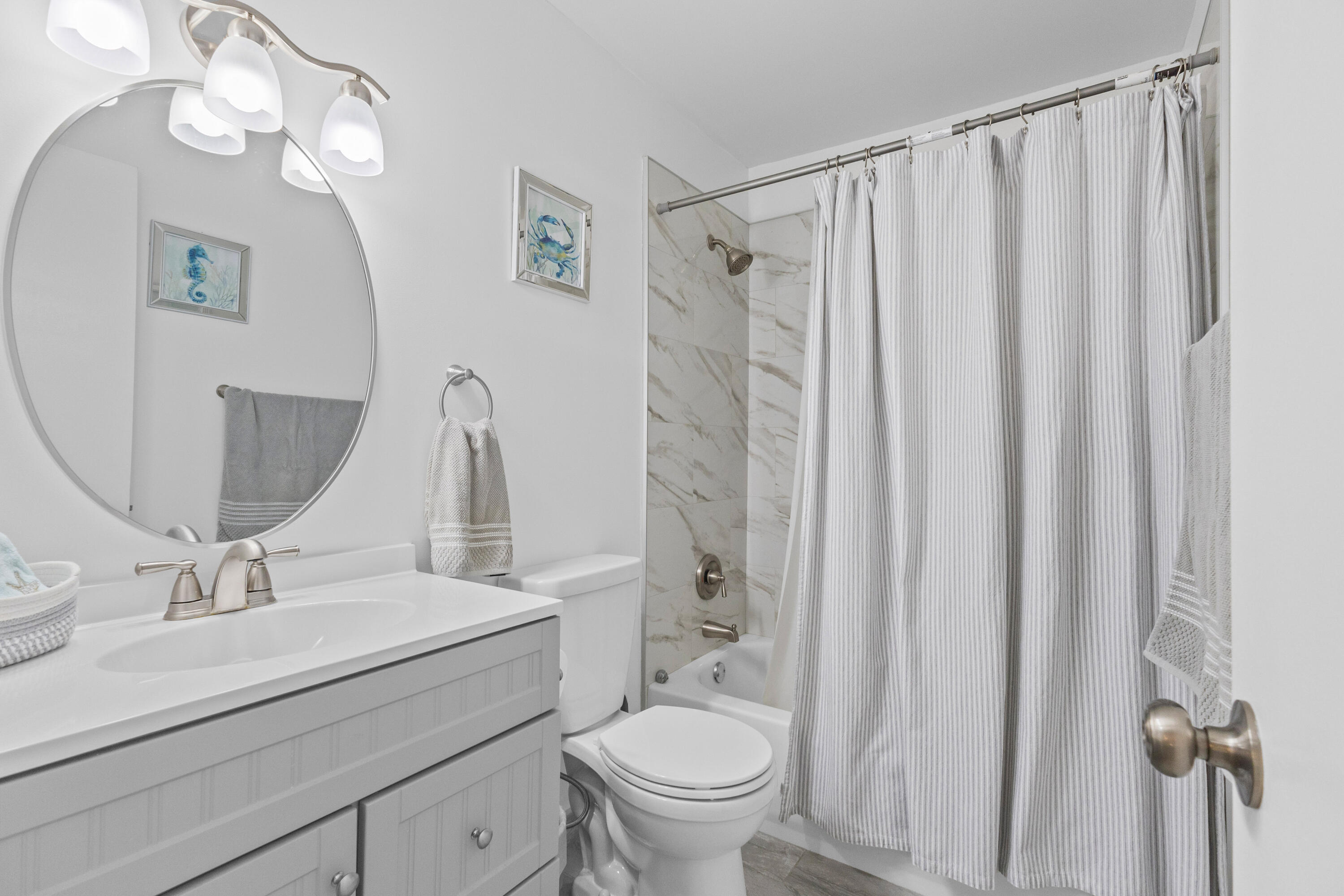 FAMILY HOMES - Residential