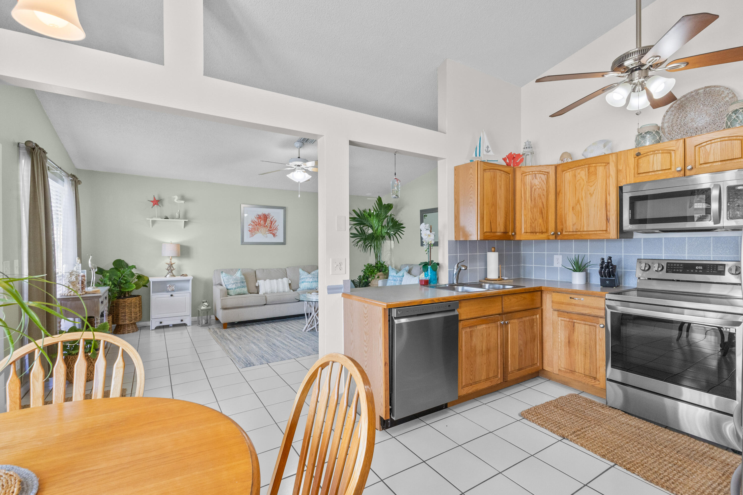 FAMILY HOMES - Residential