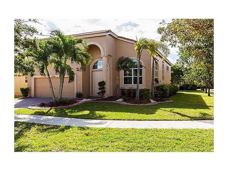 RIVIERA ISLES II - Residential