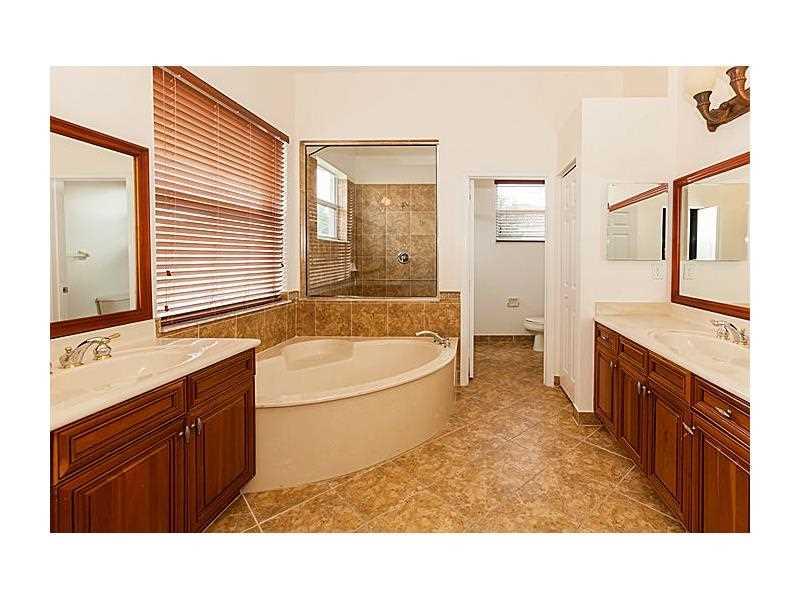 RIVIERA ISLES II - Residential