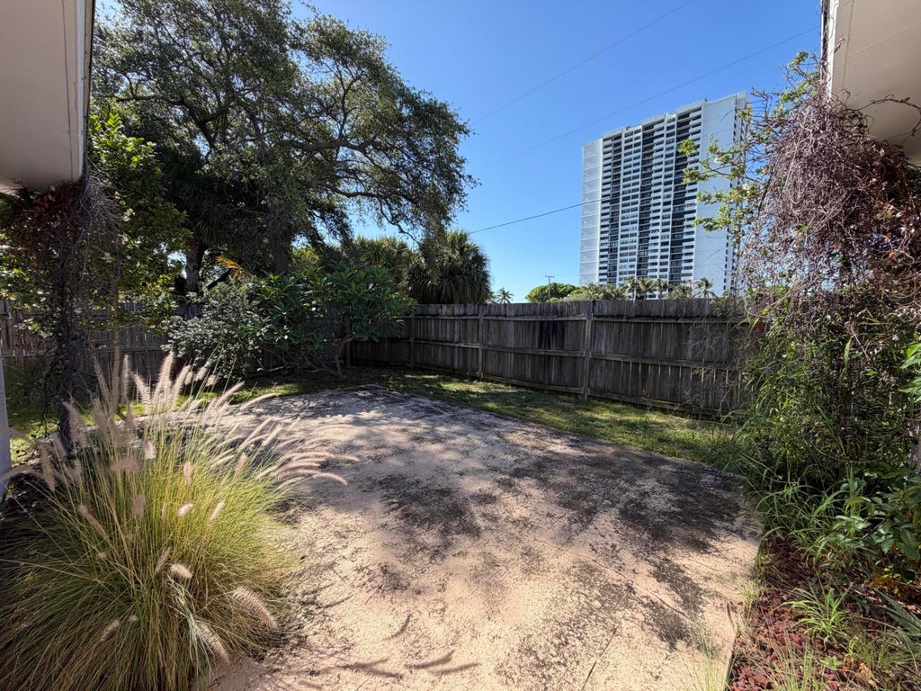 Photo of 5806 N FLAGLER Drive, West Palm Beach, FL 33407 (MLS # B26080195)
