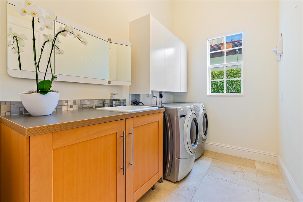 INTRACOASTAL PARK - Residential