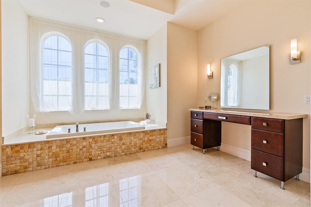 INTRACOASTAL PARK - Residential