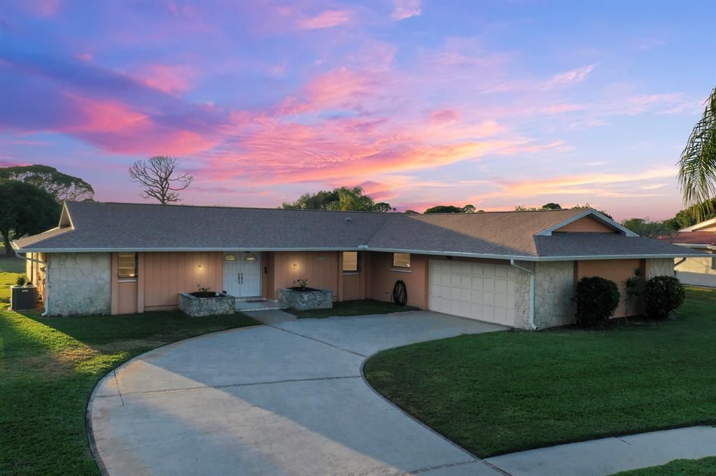 Photo of 2834 SE Italy Street, Port Saint Lucie, FL 34952 (MLS # R10685321)