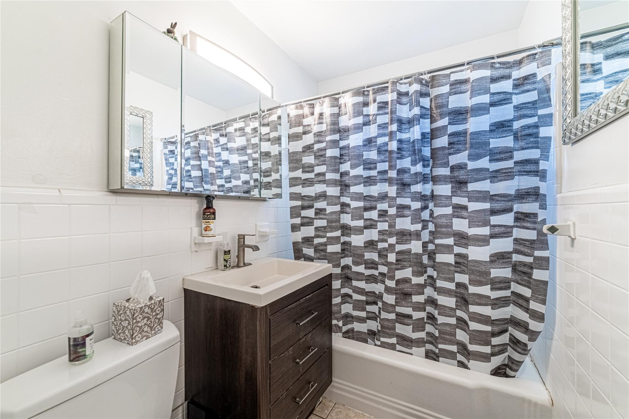 WILTON MANORS - Residential Income