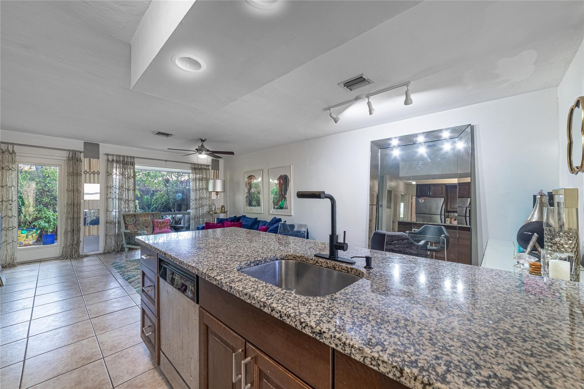 WILTON MANORS - Residential Income