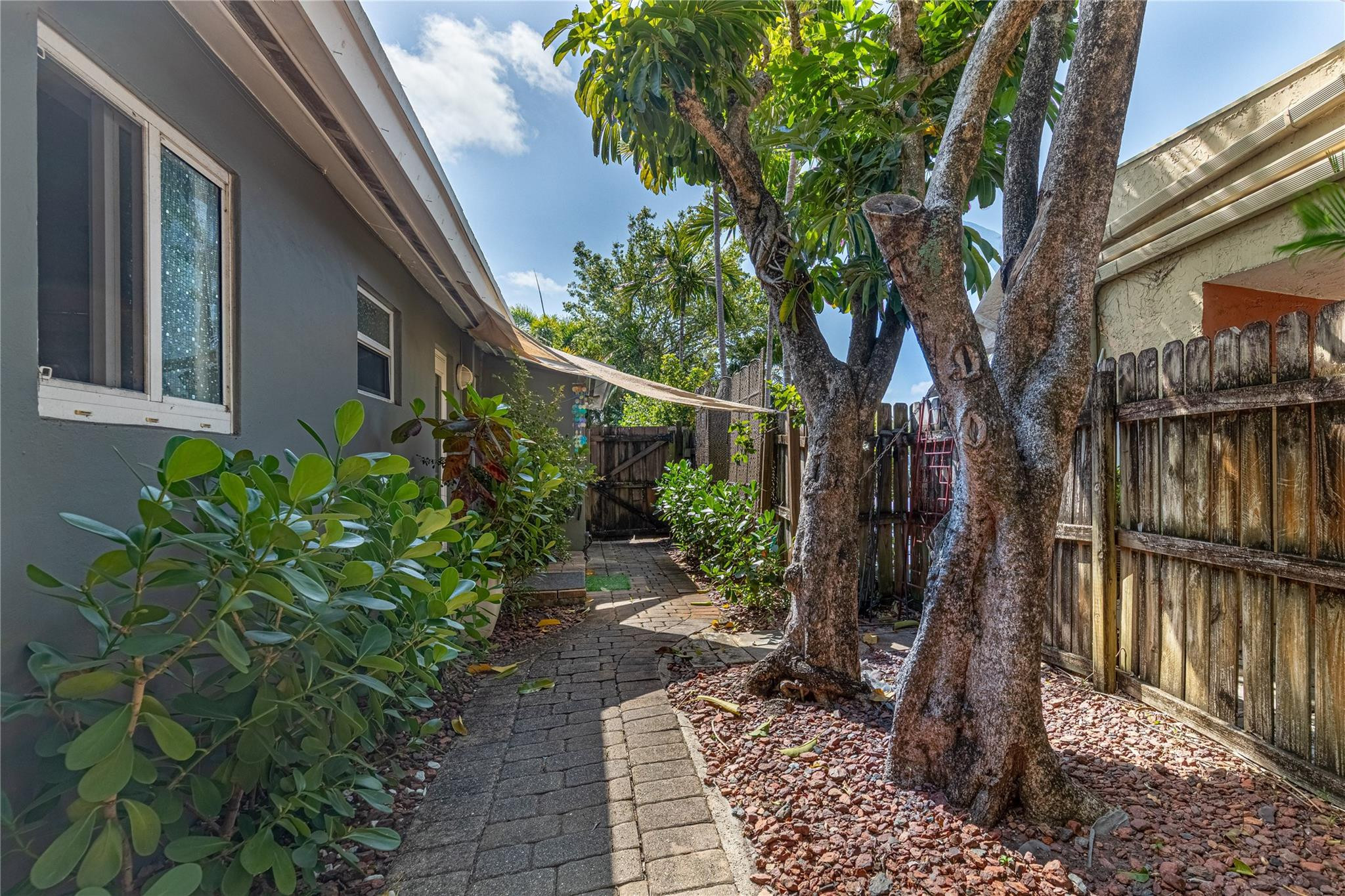 WILTON MANORS - Residential Income