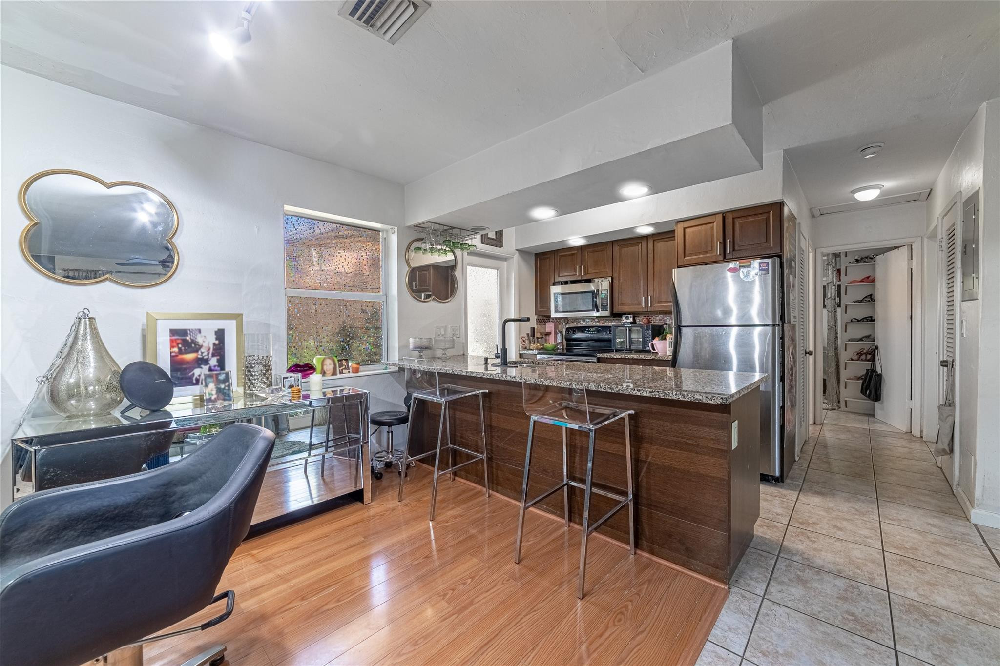 WILTON MANORS - Residential Income