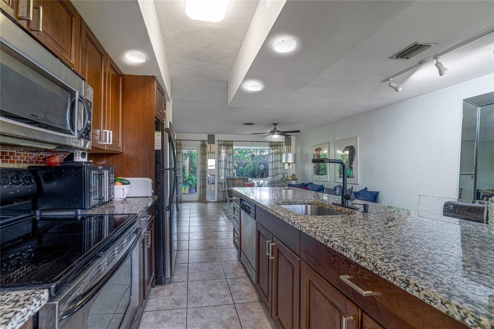 WILTON MANORS - Residential Income