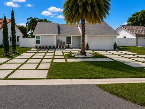 3 beds bed, 3 baths bath property at 500 Nw 86th Avenue, Pembroke Pines, FL 33024