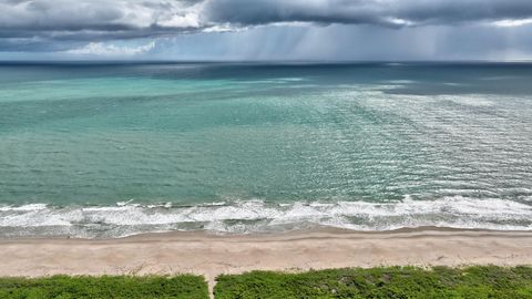 A home in Hutchinson Island