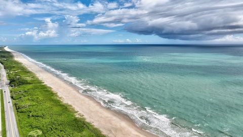 A home in Hutchinson Island