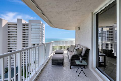 A home in Hutchinson Island