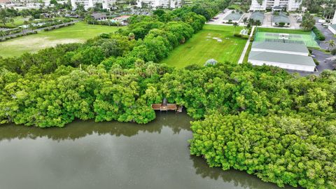 A home in Hutchinson Island