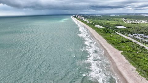 A home in Hutchinson Island