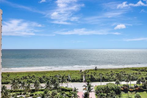 A home in Hutchinson Island