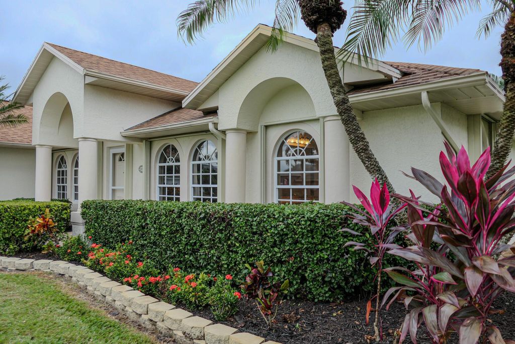 Photo of 2419 SE Wishbone Road, Port Saint Lucie, FL 34952 (MLS # R10937352)