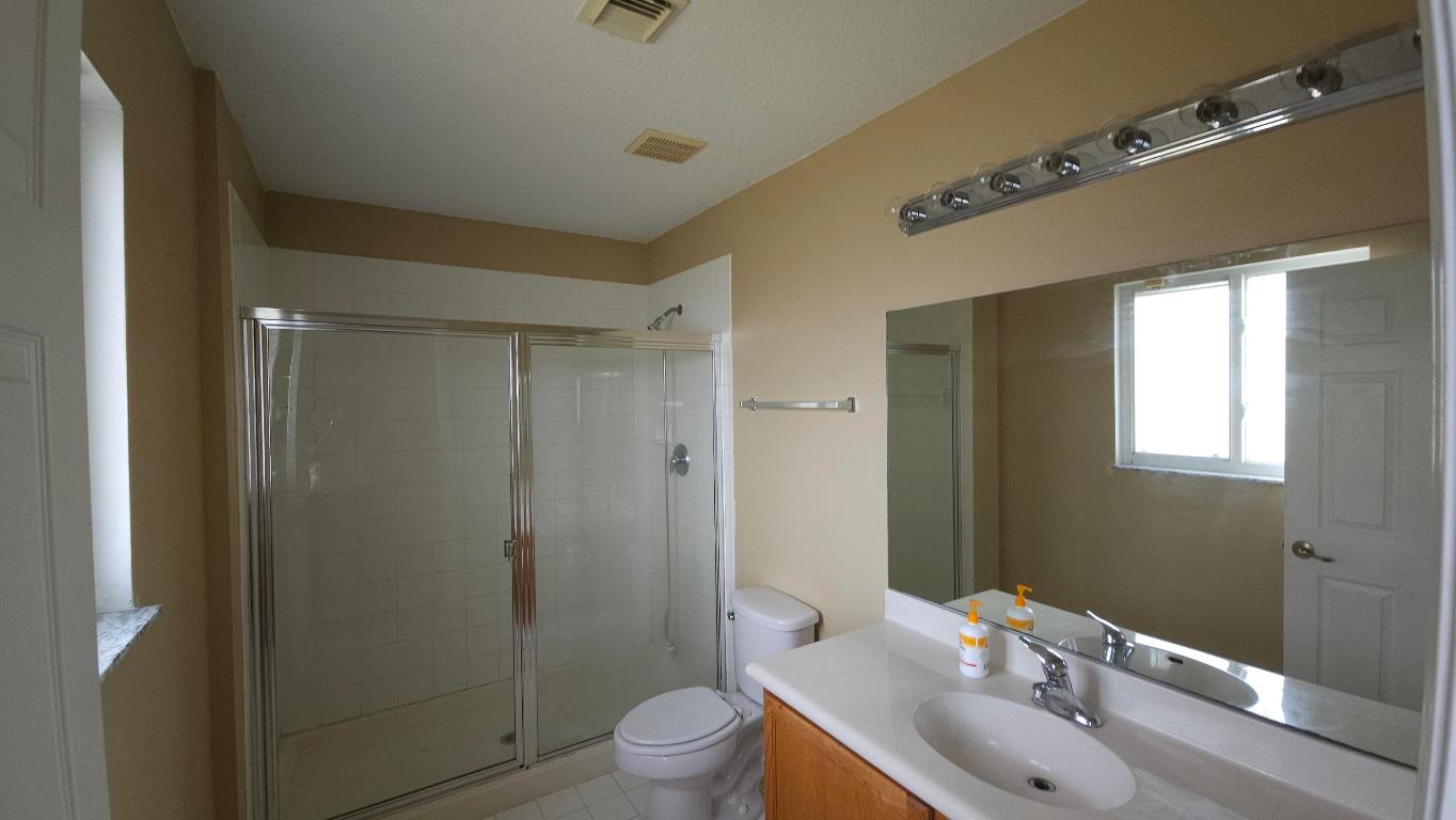 RENAISSANCE SEC 4 2 - Residential Lease