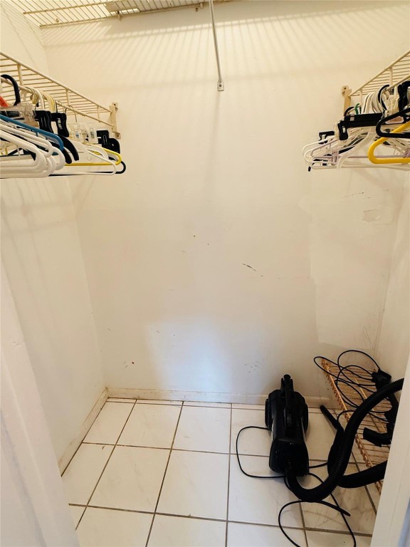 Lauderdale Oaks Condo - Residential