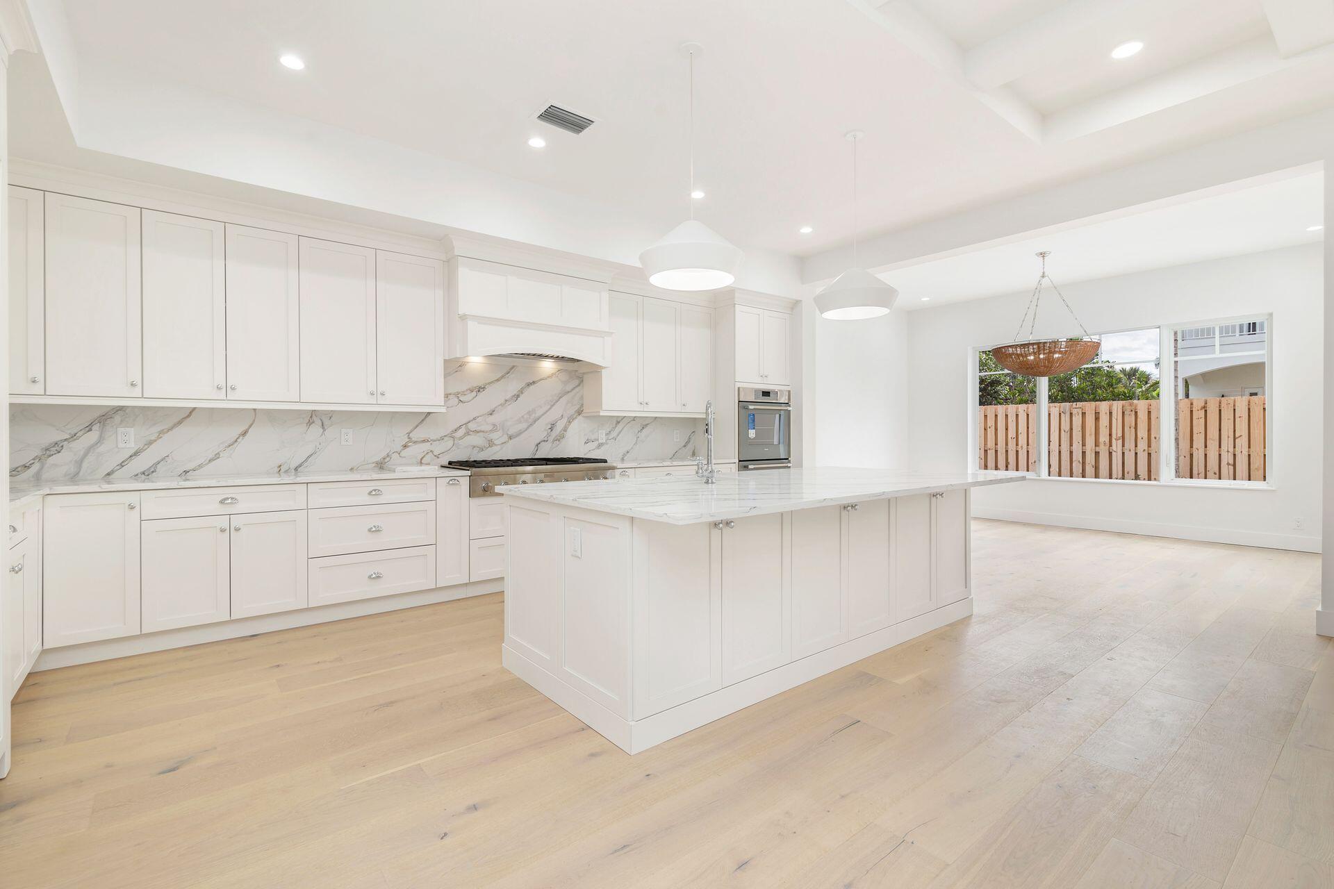 EDGEWATER - Residential