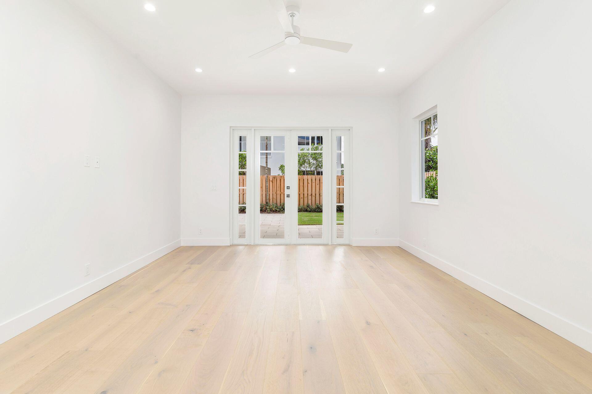 EDGEWATER - Residential