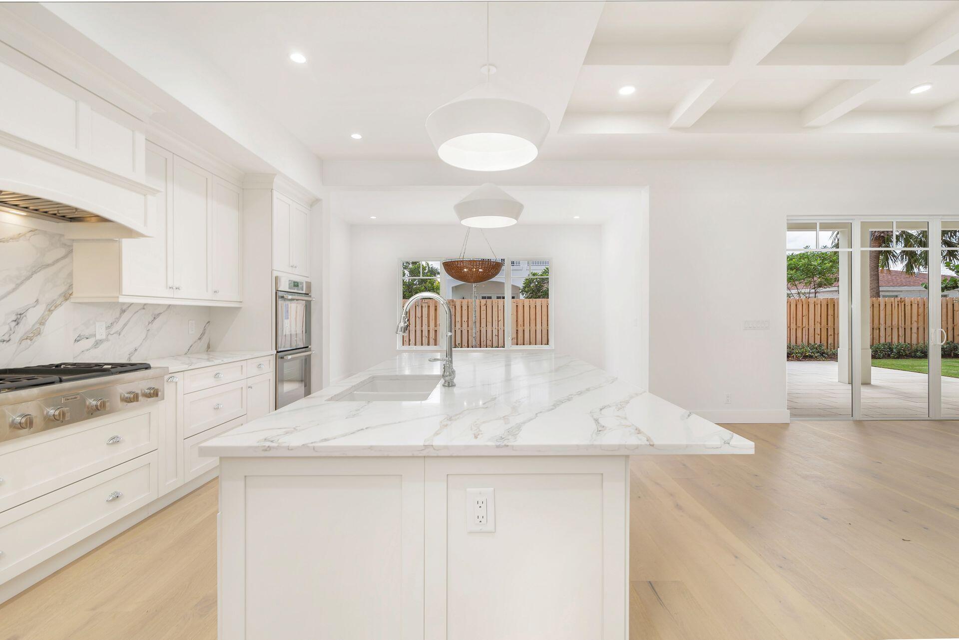 EDGEWATER - Residential