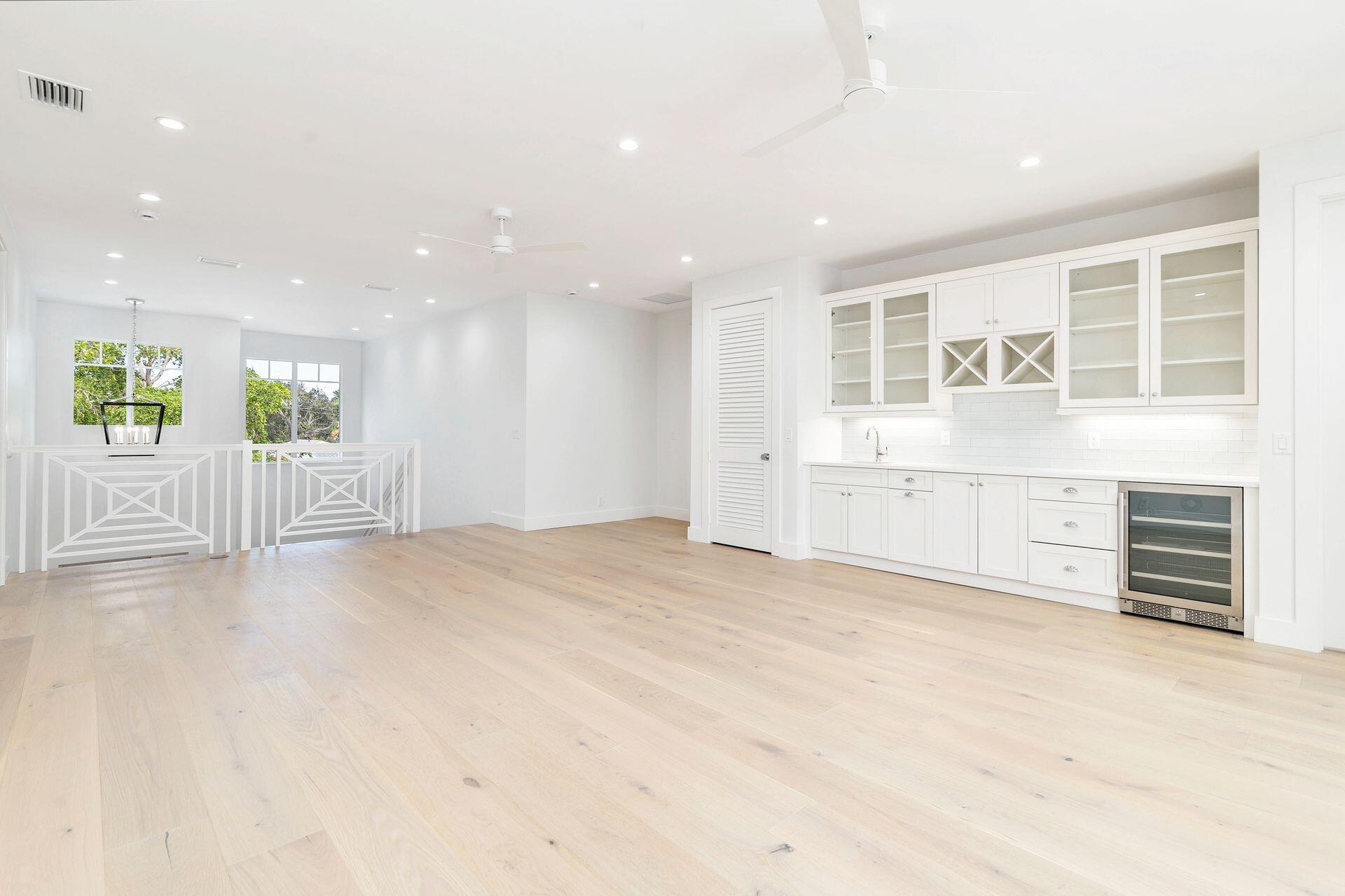 EDGEWATER - Residential