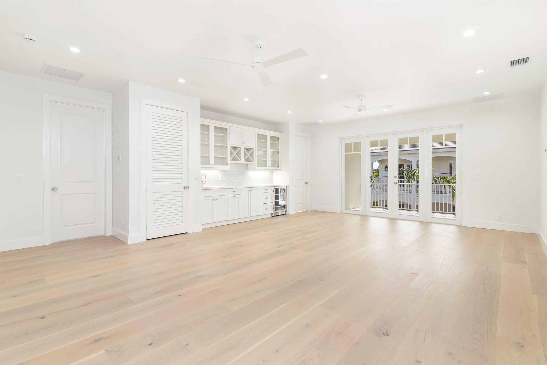 EDGEWATER - Residential