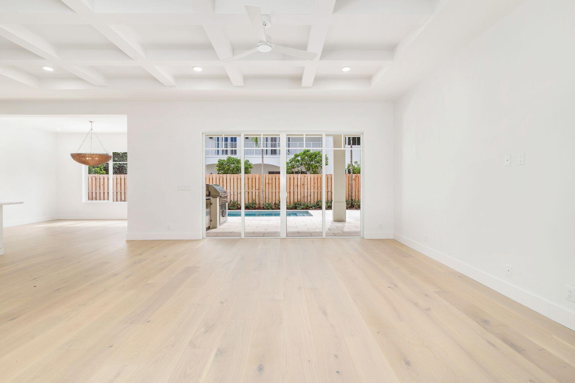 EDGEWATER - Residential