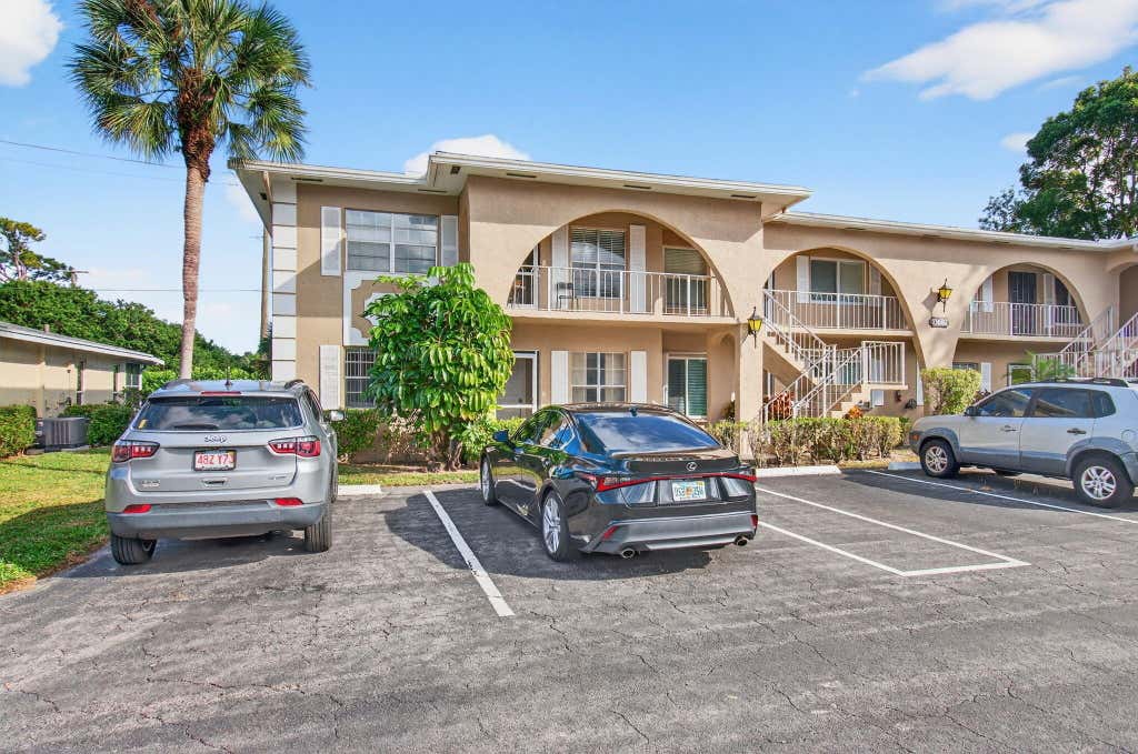 Photo of 13682 VIA FLORA #A, Delray Beach, FL 33484 (MLS # B26068200)
