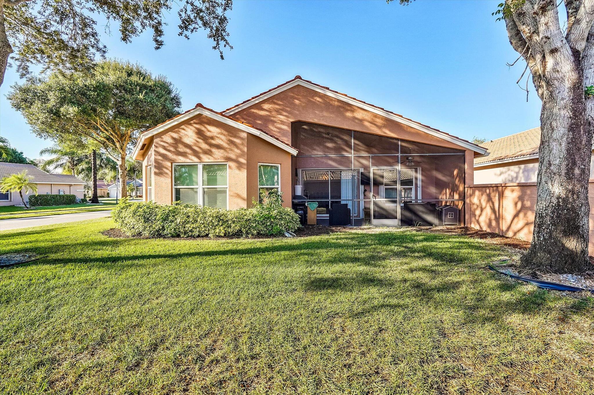 TUSCANY BAY - Residential