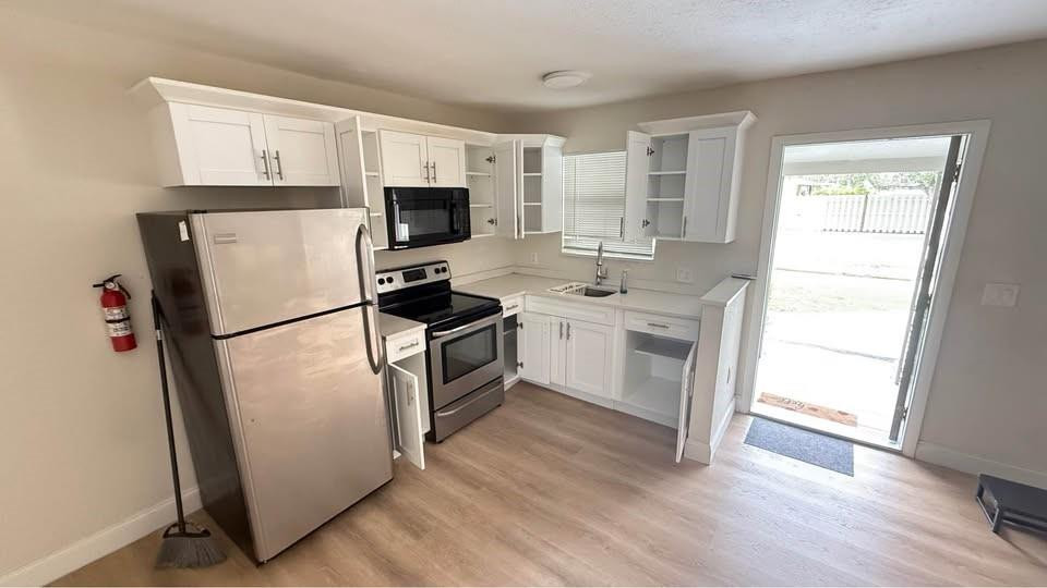 800 Moffett Street 4