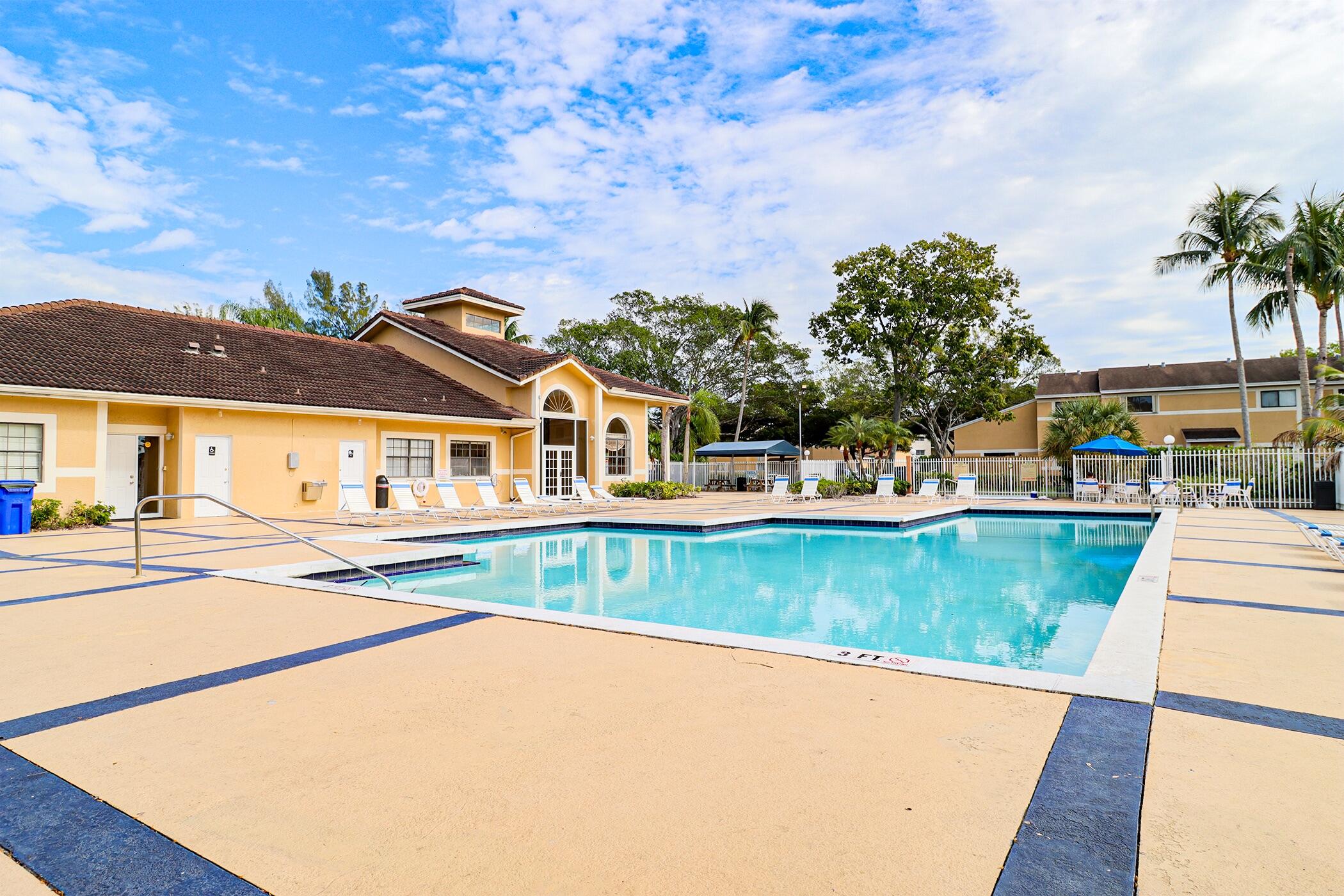 The Palms of Pembroke - Residential