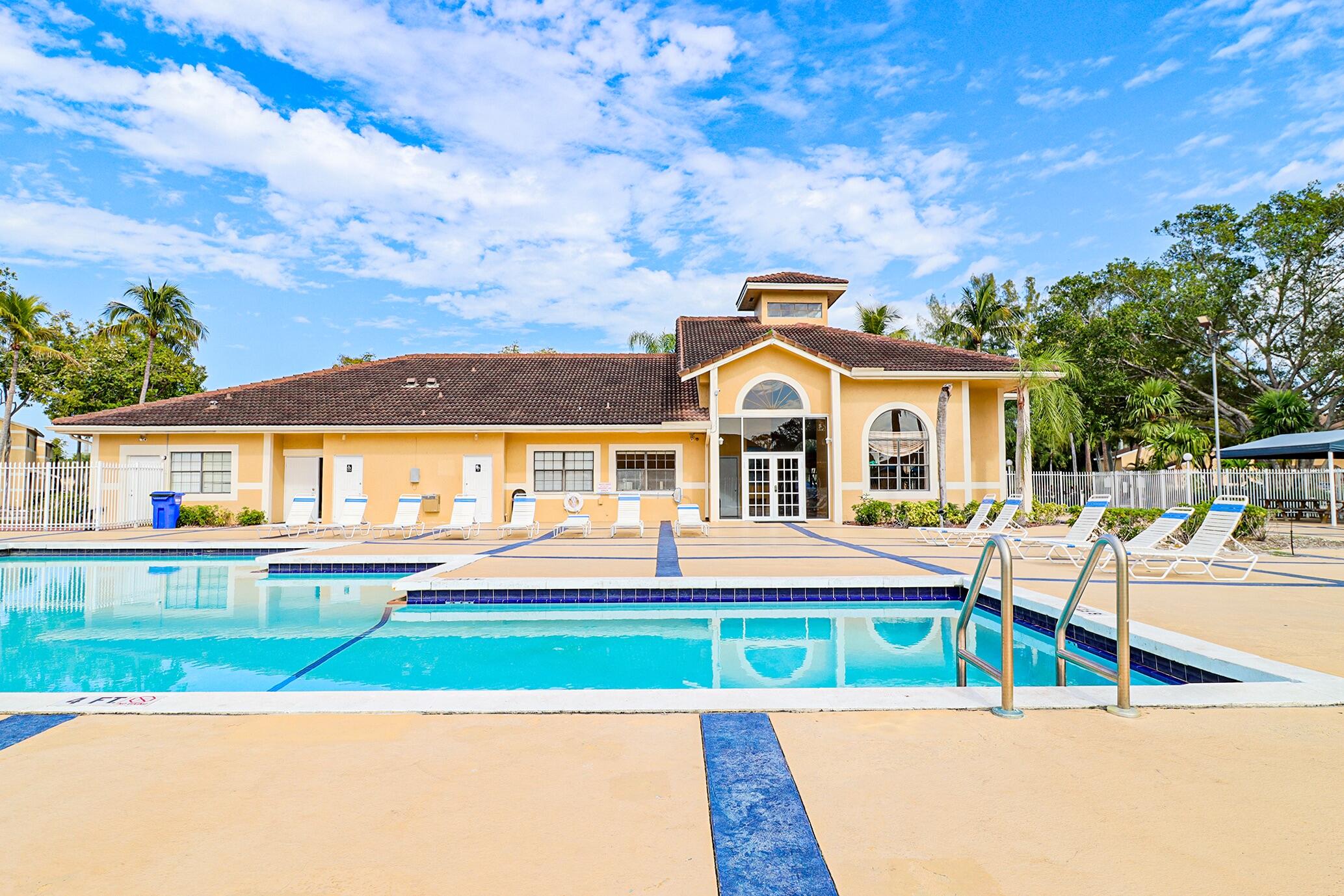 The Palms of Pembroke - Residential