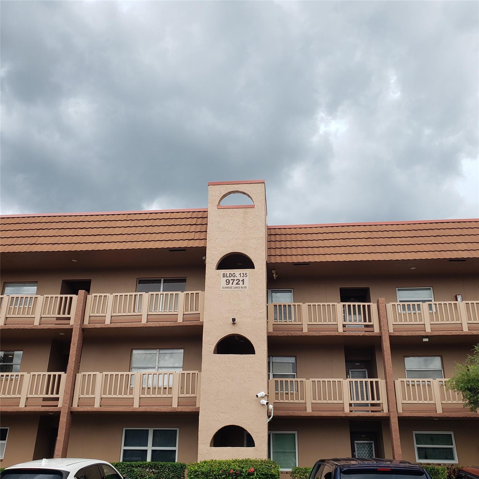 SUNRISE LAKES PHASE III - Residential