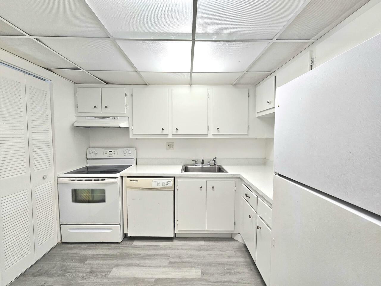 VERSAILLES GARDENS CONDO - Residential Lease