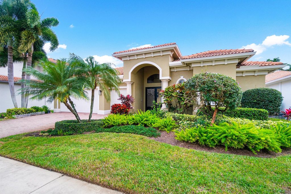 Photo of 8024 Laurel Ridge Court, Delray Beach, FL 33446 (MLS # R10954390)